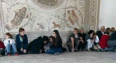 Terroristi nel museo del Bardo, 19 morti, di cui 2 italiani, hanno insanguinato la storia e la bellezza
